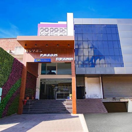 Fabhotel Prism Grand Zirakpur Bagian luar foto
