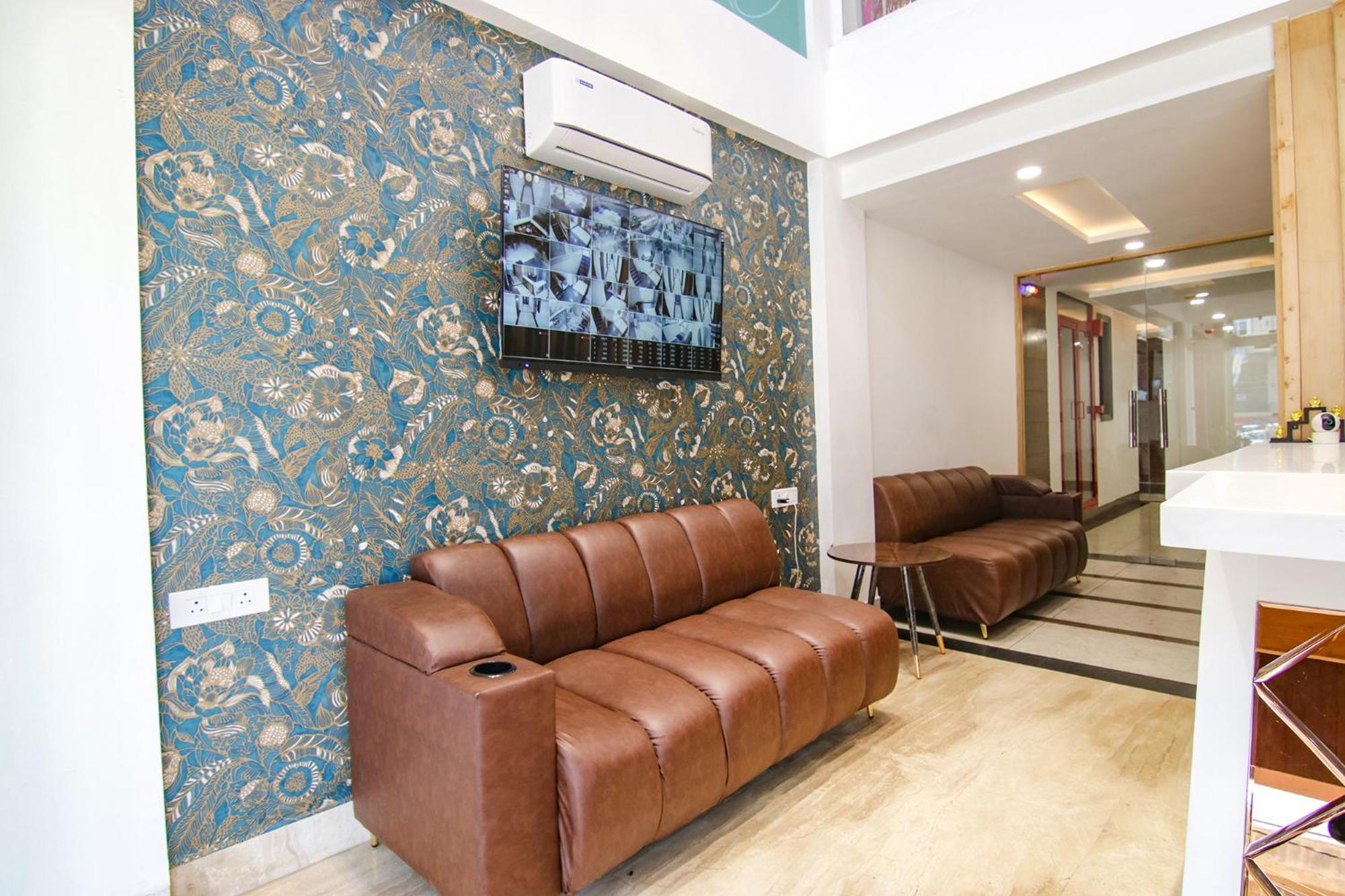 Fabhotel Prism Grand Zirakpur Bagian luar foto