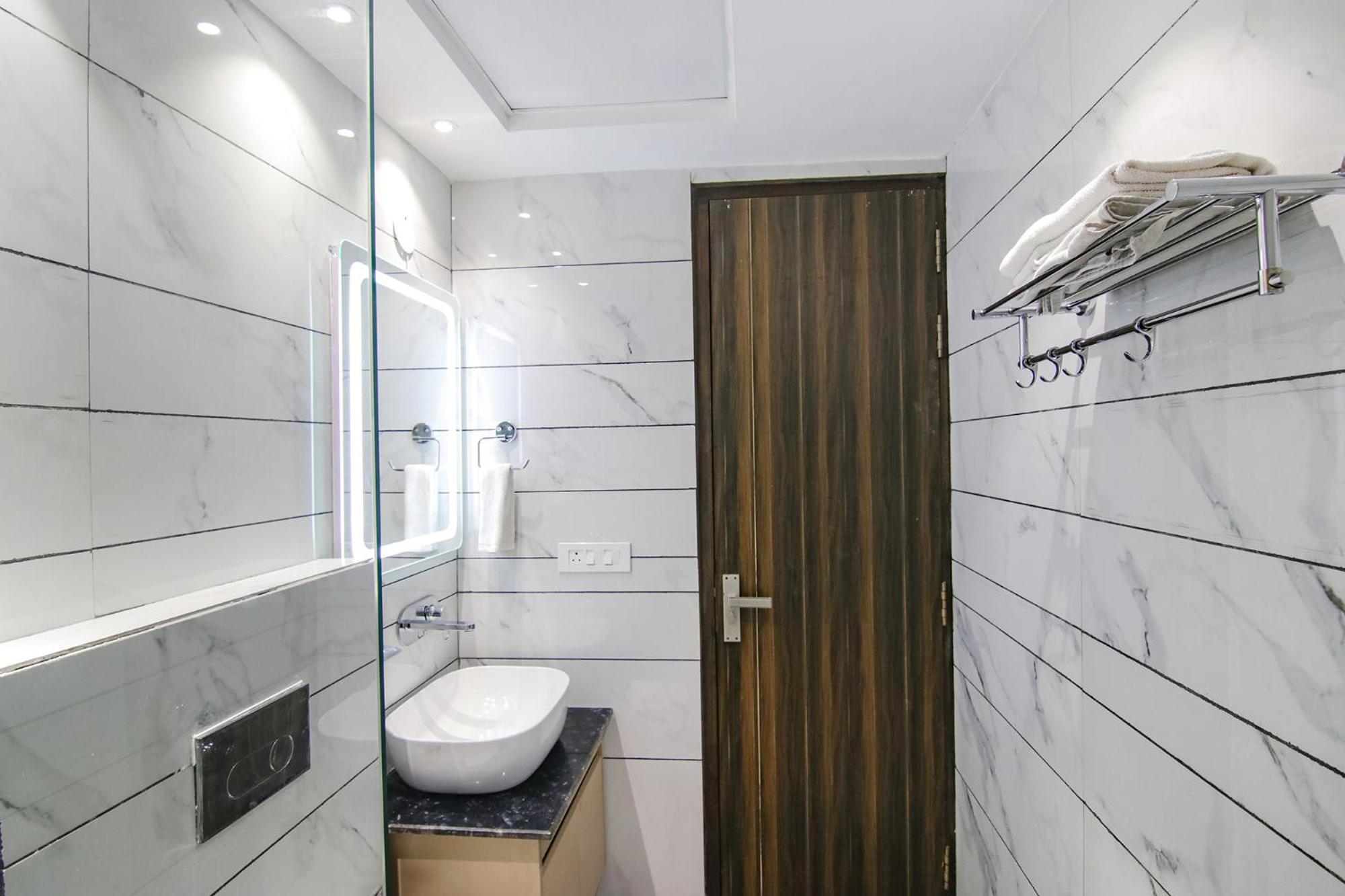 Fabhotel Prism Grand Zirakpur Bagian luar foto